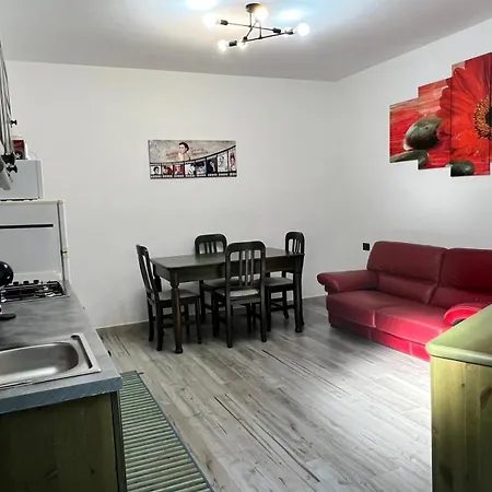 아파트 La Casa Di Robi
